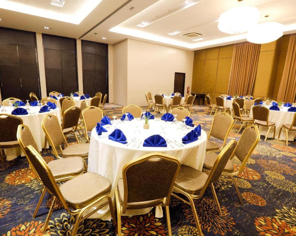Home Crest Hotel Davao Zewnętrze zdjęcie
