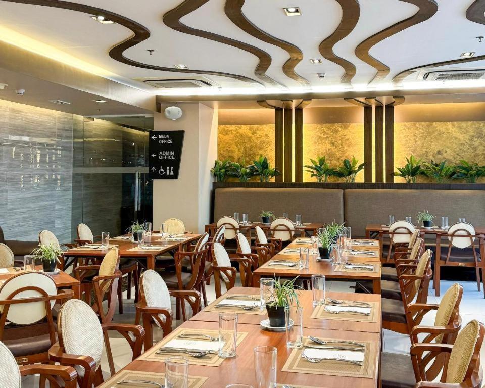 Home Crest Hotel Davao Zewnętrze zdjęcie