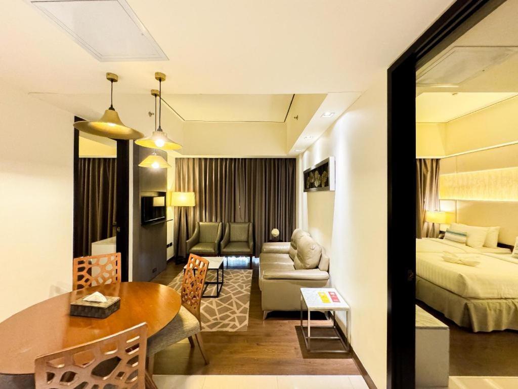 Home Crest Hotel Davao Zewnętrze zdjęcie