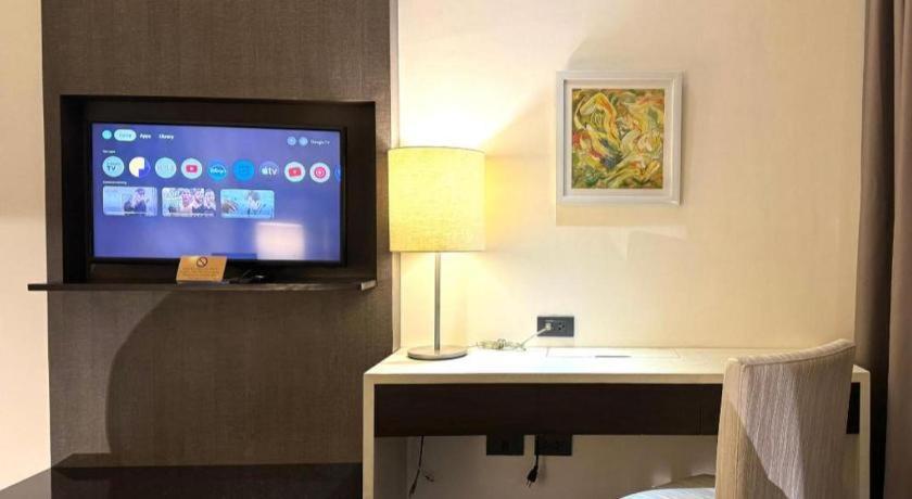 Home Crest Hotel Davao Zewnętrze zdjęcie