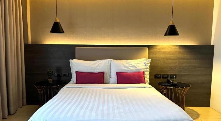 Home Crest Hotel Davao Zewnętrze zdjęcie